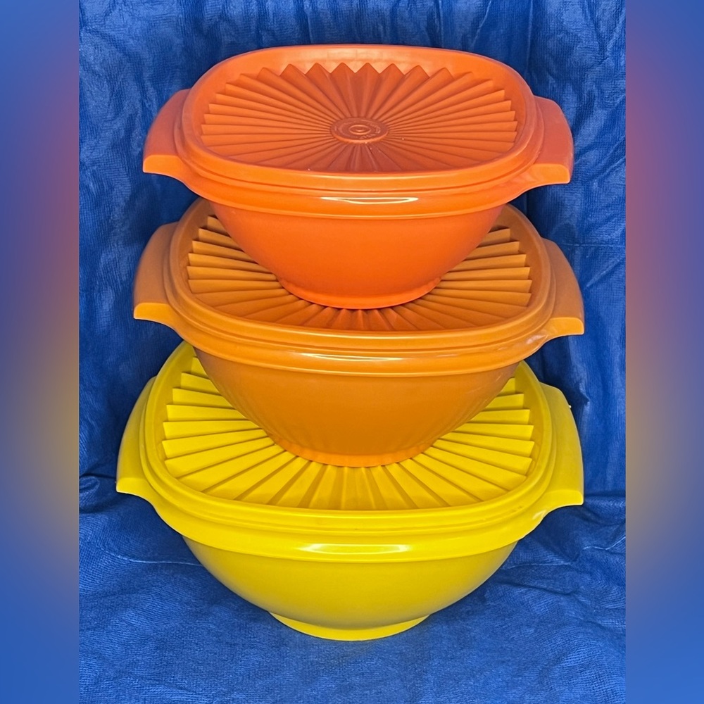 Tupperware Vintage Servalier Bowls with Lids Set of 3